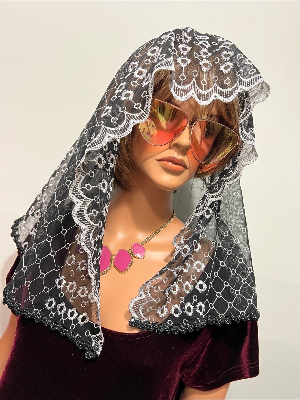 Church Black Mesh Scalloped Aristocratic Ladies mantilla/veil French style